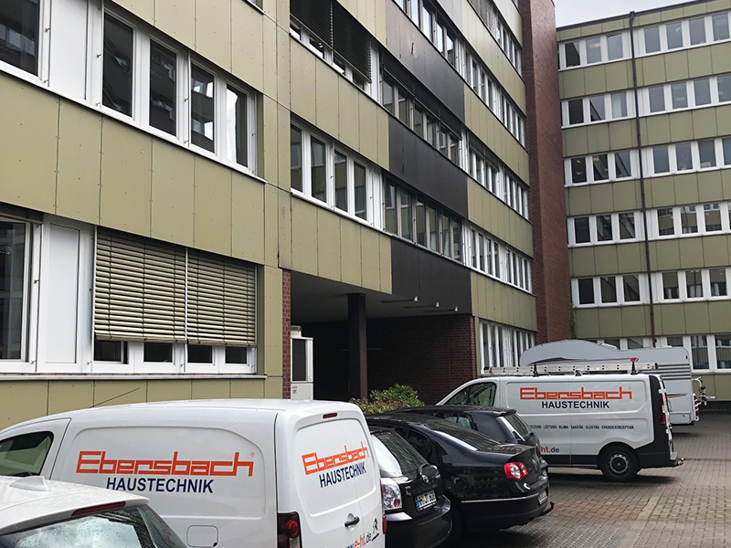 Innengeräte in abgehängter Decke, Außengerät auf Dach